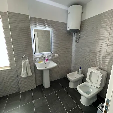 Apartaments Apartman Tushemisht